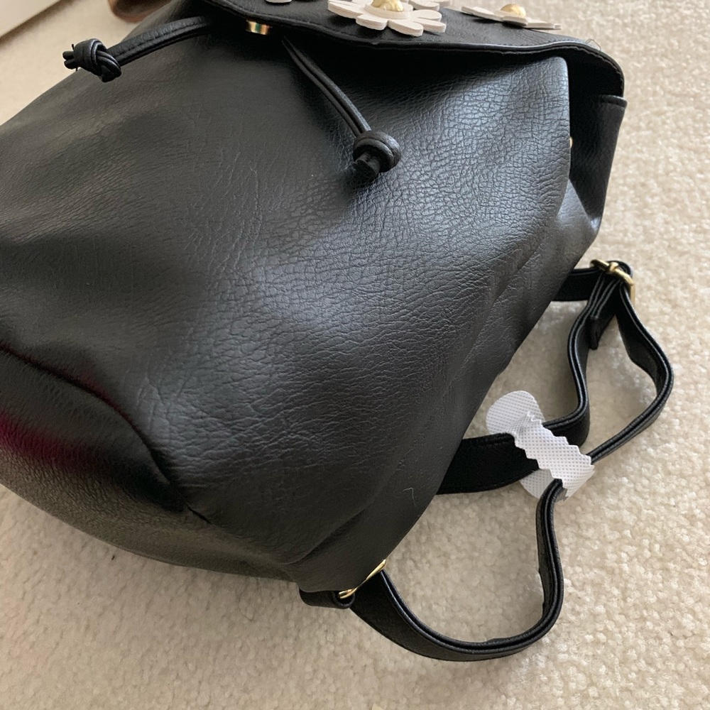Bueno Collection Daisy Back pack NEW - Picture 3 of 8